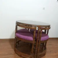 میز نهار خوری شیک با چوب گردو و خراطی شده
