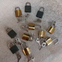 یازده عدد قفل نو سنگین جنس برند