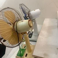 ۳ عددپنکه ۲ دستی یکی سقفی پنکه دستی دوتا ۵ ت