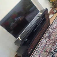 میز تلویزیون  و تابلو بوم