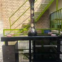 میزتلویزیون و جا گلدونی