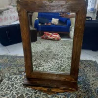 آینه با قاب چوبی سنتی