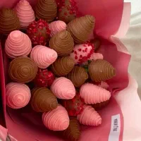 دسته گل خوراکی توت فرنگی با کمترین هزینه