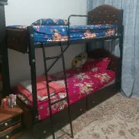 تخت فلزی تمیز با قابلیت دوطبقه و تکی شدن