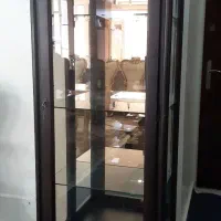 بوفه شیشه ای هالوژن دار