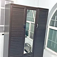 رگال لباس چوبی در حد نو