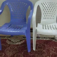 دو عدد صندلی پلاستیکی