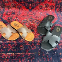 صندل زنانه (طبی و نیم‌طبی) طرح‌متفاوت