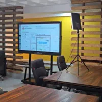 پرومتین AP7 نمایشگر لمسی برای ارائه فوق هوشمند
