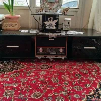 میز تلویزیون شیشه ای در حد نو