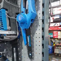 نیازمند نیروی کار خانوم در ابزار فروشی