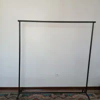 آویز لباس در حد