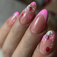 کاشت ناخن۵۰۰