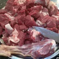 ذبح گوسفند .. قصاب سیار .
