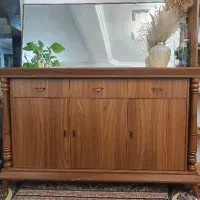 آیینه کنسول و کتابخانه