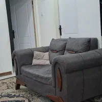 مبل راحتی ۷ ن. همراه یک جلو مبلی ب.  دو عدد عسلی ک