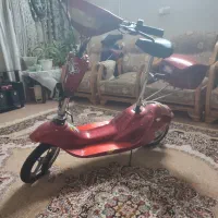 یک دستگاه موتور شارژی سالم و زیبا
