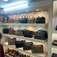 نیازمند فروشنده / کیف و کفش