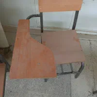 فروش یکجا صندلی دانش اموزی حدود صد عدد