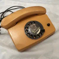 تلفن قدیمی دیسکی سالم و تمیز نوستالژی و دکوری