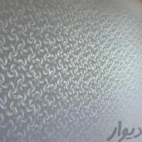 معدن رنگ اکلریک. و رنگ سفید