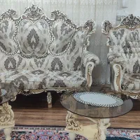 یک دست مبل هفت نفره درحد نو وجلو مبلی