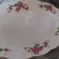 سرویس چینی گل سرخی دیس بزرگ ۶۰۰متوسط۵۰۰