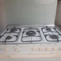 اجاق گاز فر دار کاملا سالم با جوجه گردان