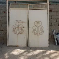 درب حیاط بسیار محکم وسنگین دولنگه