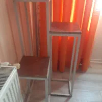 چارپایه فلزی زیرگلدونی