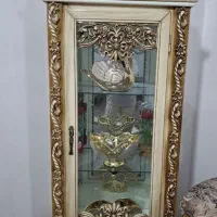 ویترین طلایی رنگ