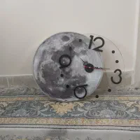 ساعت وماه