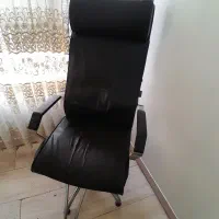 صندلی اداری تخت شو کار کرده ولی تمیز