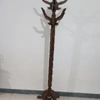 چوب لباسی ایستاده