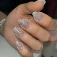خدمات کاشت ناخن ژل صورت