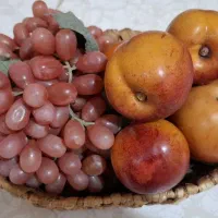 میوه تزیینی شامل انگور،شلیل،پرتغال وسیب
