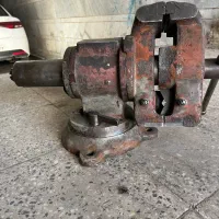 گیره ۳فکه قدیمی بزرگ محکم پای چرخان
