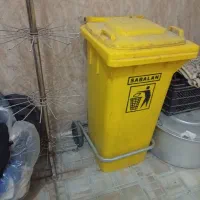 سطل زباله پدالی چرخدار
