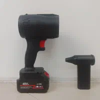 تمیز کننده و جارو دستی و آتش درست کن همه کاره