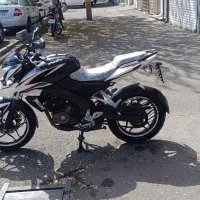 موتور سیکلت ns 200 ۹۵ کاربرات