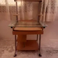 یک عدد میز تحریر (کامپیوتر)سالم