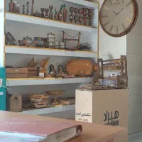 ویترین و اجناس فروشی