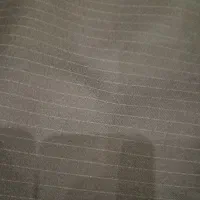 یک قواره کت وشلواری سورمه ای با خطوط سفید دیپلمات