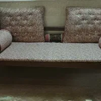 تخت به همراه شاه نشین