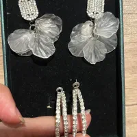 گوشواره تنیسی و گل