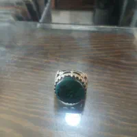 انگشتر نقره ۷ گرم نقره و سنگ زیبا و اصل .