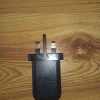 شارژر HTC اصل سالم و تمیز