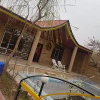 اجرای سوله اسکلت عرشه شیروانی وخدمات چوبی لاچیق