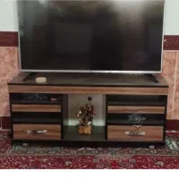 زیر تلویزیون هایگلاس