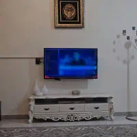 میز تلویزیون چوبی کرم رنگ